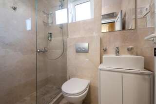 Виллы Villa Mia Свети-Стефан Вилла с собственным бассейном-29